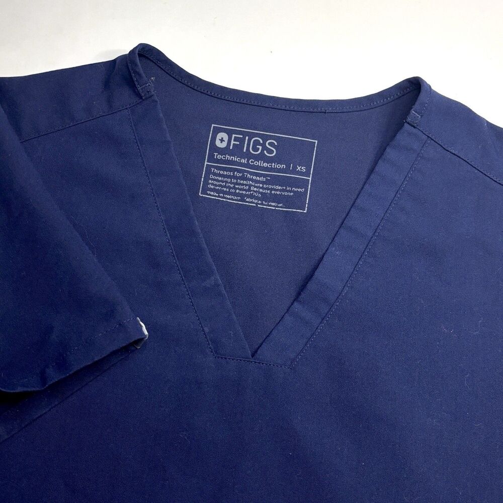 Figs Scrub Top Casma Three Pocket Scrub Shirt Women's XS‎ - Navy Blue